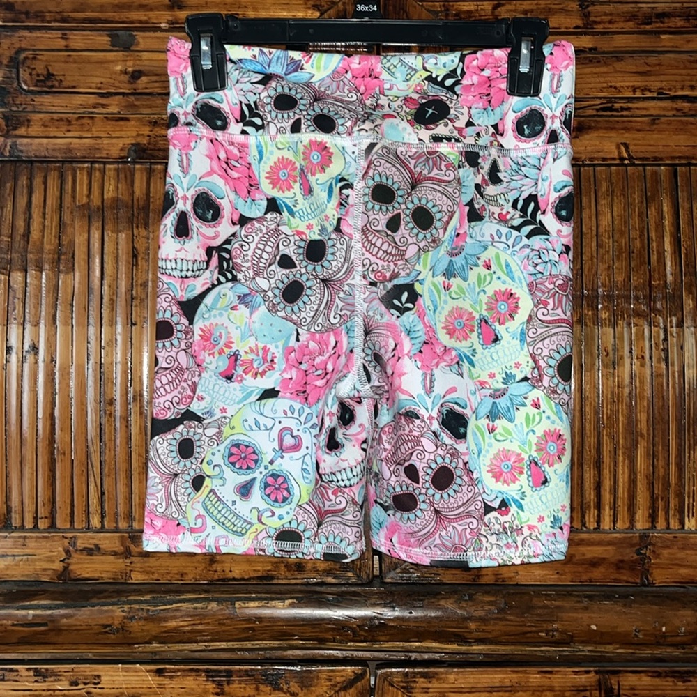 Skull Shorts - Picture 5 of 6